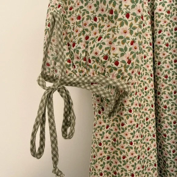 Christy Dawn The Devin Dress | Creme Strawberry - Picture 6 of 7